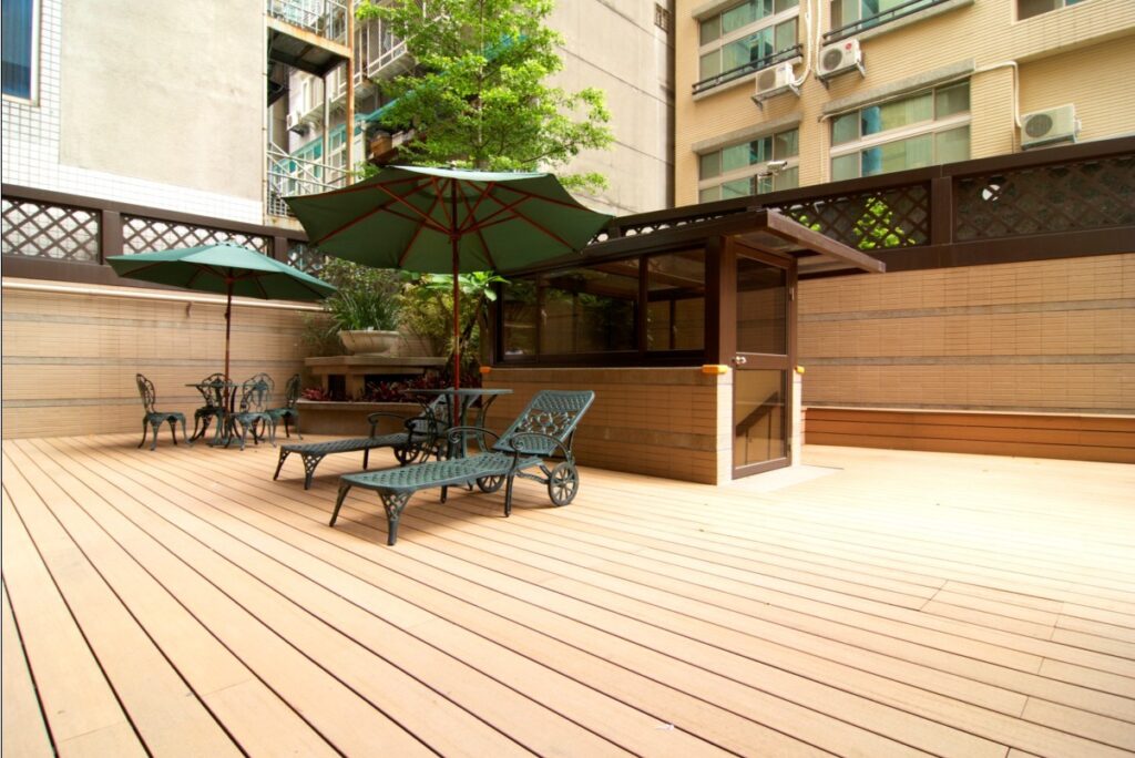 Co-extruded Outdoor Plastic Wood Materials Continue to Innovate