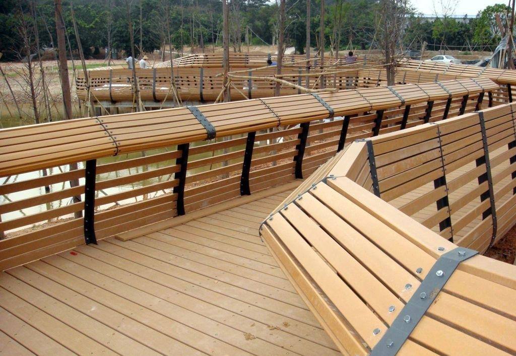 Application Principles of Plastic Wood Materials in Landscape Design