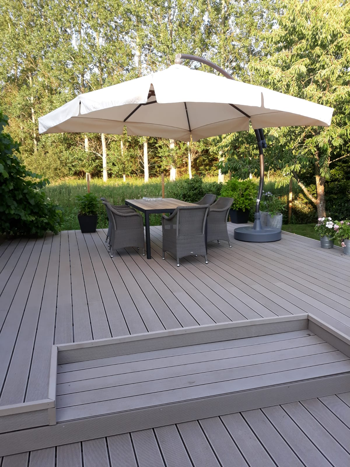 Installation effect of the outdoor terrace